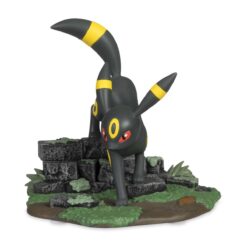 Alternative view of Midnight Prowl with Umbreon Evolving Personalities Figure